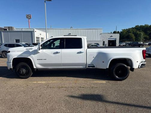 Summit White 2023 Chevrolet Silverado 3500 High Country