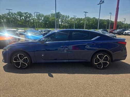 2023 Nissan Altima SR Intelligent AWD