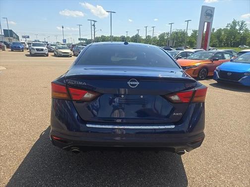 2023 Nissan Altima SR Intelligent AWD