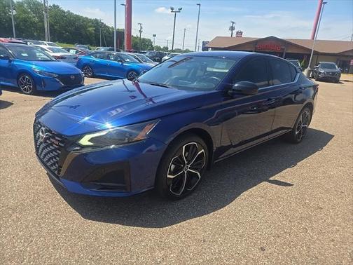 2023 Nissan Altima SR Intelligent AWD