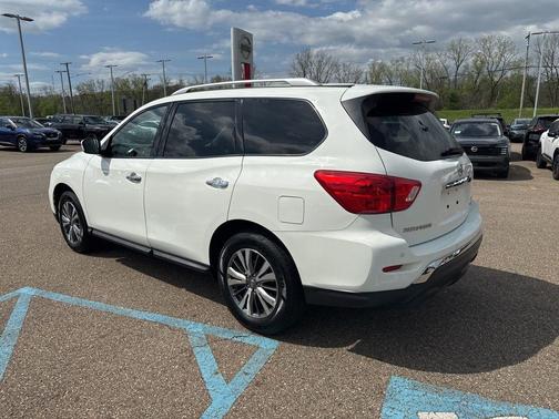 Glacier White 2018 Nissan Pathfinder SV