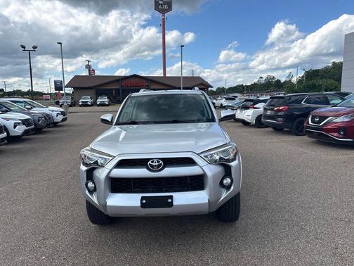Classic Silver Metallic 2016 Toyota 4Runner SR5