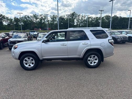 Classic Silver Metallic 2016 Toyota 4Runner SR5