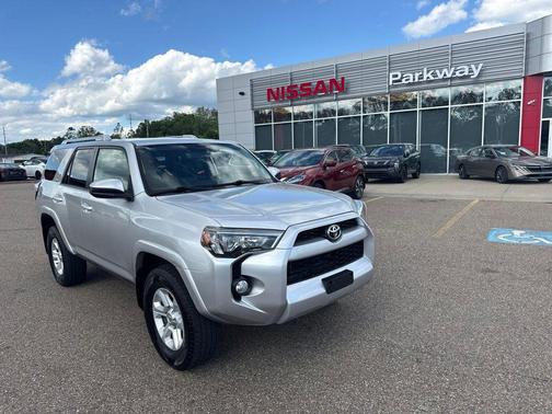 Classic Silver Metallic 2016 Toyota 4Runner SR5