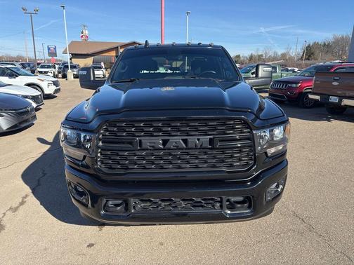 2024 RAM 3500 Big Horn Crew Cab 4x4 8' Box