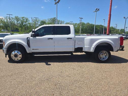 Oxford White 2023 Ford F-450 XL