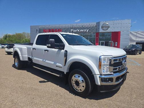 Oxford White 2023 Ford F-450 XL