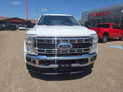 Oxford White 2023 Ford F-450 XL