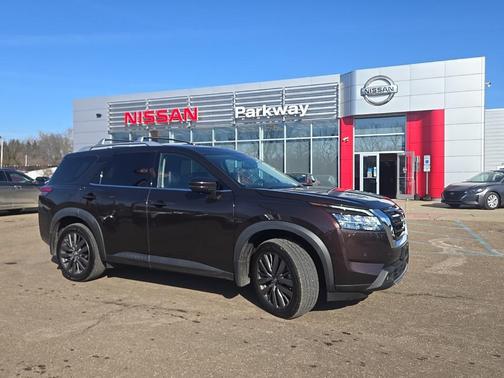 2022 Nissan Pathfinder SL 4WD