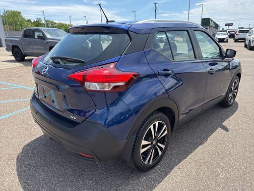 Deep Blue Pearl Metallic 2020 Nissan Kicks SV