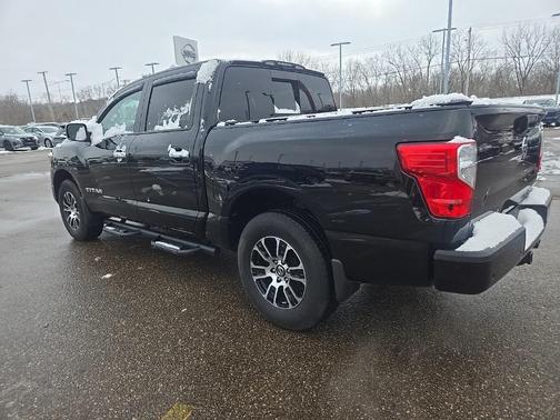2021 Nissan Titan SV
