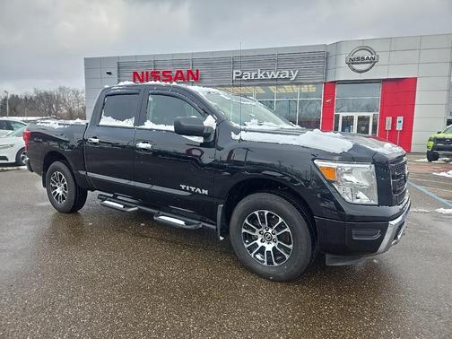 2021 Nissan Titan SV