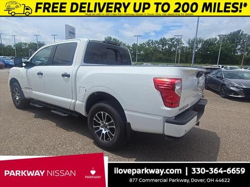 2023 Nissan Titan SV