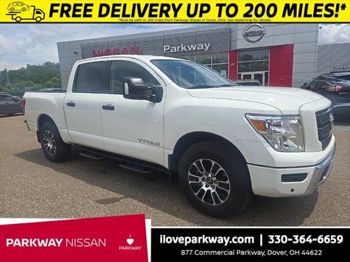 2023 Nissan Titan SV