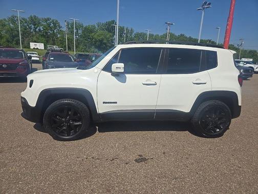 Alpine White 2017 Jeep Renegade Altitude