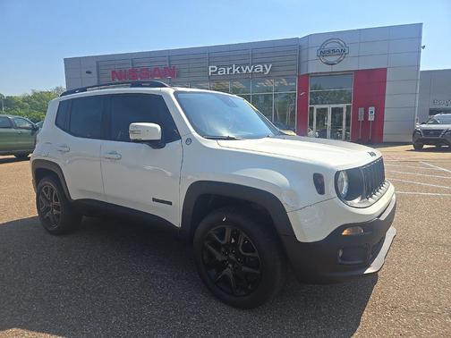 Alpine White 2017 Jeep Renegade Altitude