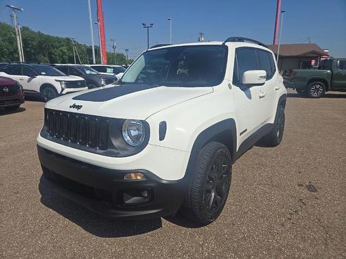 Alpine White 2017 Jeep Renegade Altitude