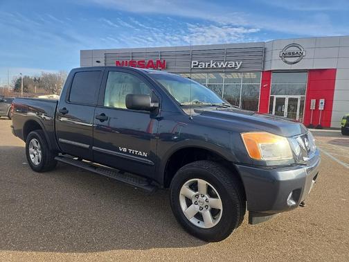 2015 Nissan Titan SV