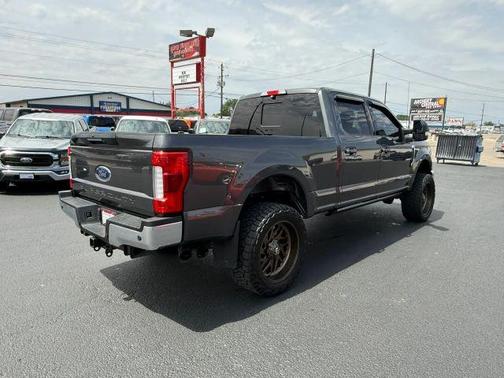 Gray 2019 Ford F-350 Lariat Super Duty