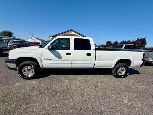 2004 Chevrolet Silverado 2500 LS H/D Crew Cab