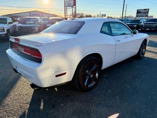 2013 Dodge Challenger SXT