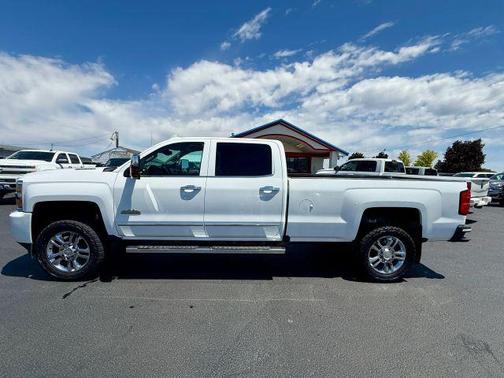 White 2015 Chevrolet Silverado 2500 High Country