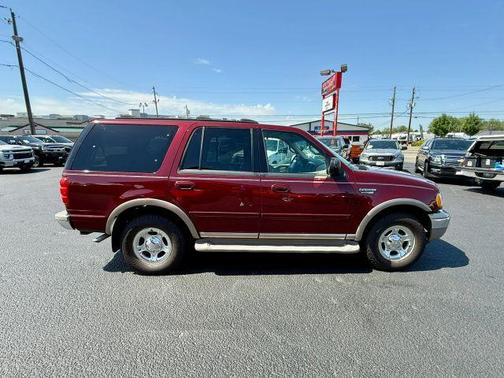 Maroon 2000 Ford Expedition Eddie Bauer 4WD