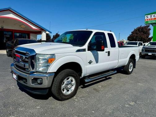White 2015 Ford F-250 XLT