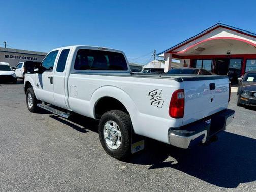 White 2015 Ford F-250 XLT