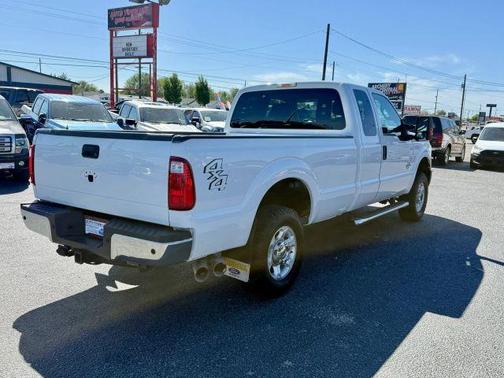 White 2015 Ford F-250 XLT