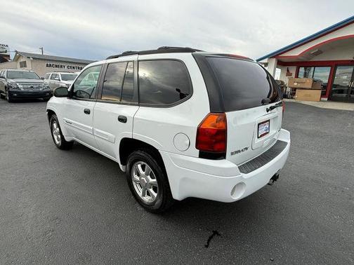 White 2003 GMC Envoy SLE