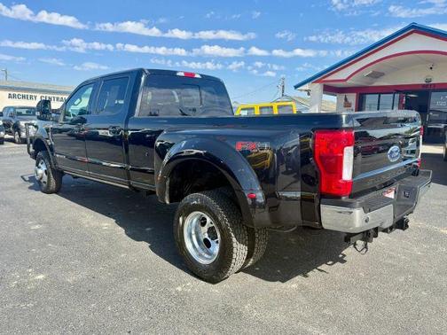 Black 2018 Ford F-350 Lariat Super Duty
