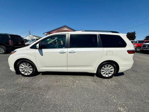 White 2015 Toyota Sienna Limited Premium