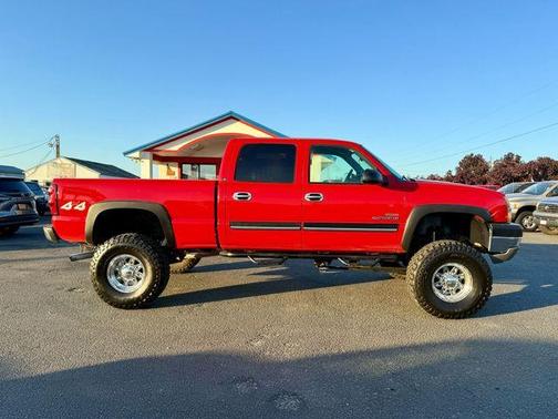 2004 Chevrolet Silverado 2500 LS H/D Crew Cab