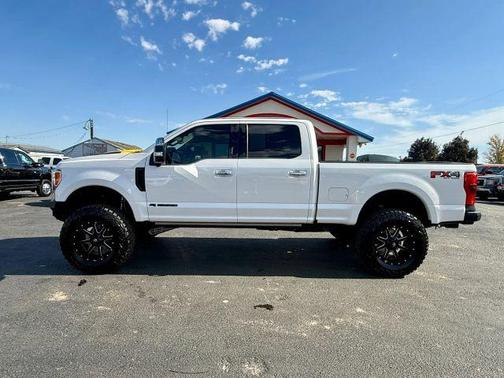 White 2017 Ford F-350 Platinum