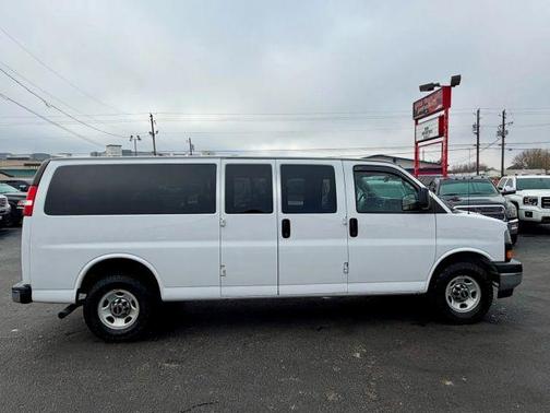 2020 GMC Savana 3500 LT