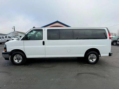 2020 GMC Savana 3500 LT