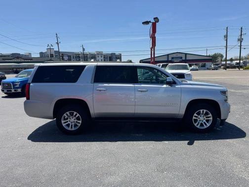 Silver 2017 Chevrolet Suburban LT
