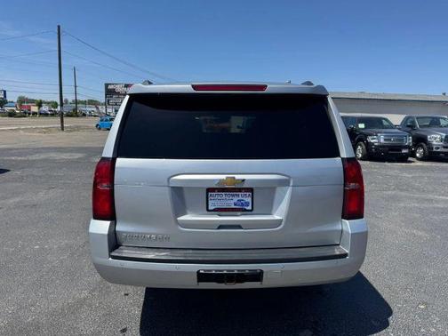 Silver 2017 Chevrolet Suburban LT