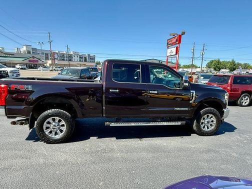 Black 2019 Ford F-250 XLT