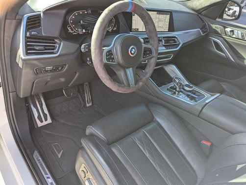 2023 BMW X6 xDrive40i