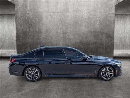 2022 BMW 740 i xDrive