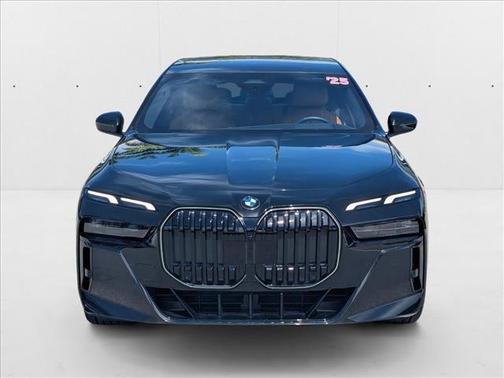 2025 BMW 740 i xDrive