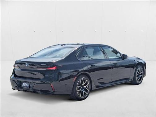 2025 BMW 740 i xDrive