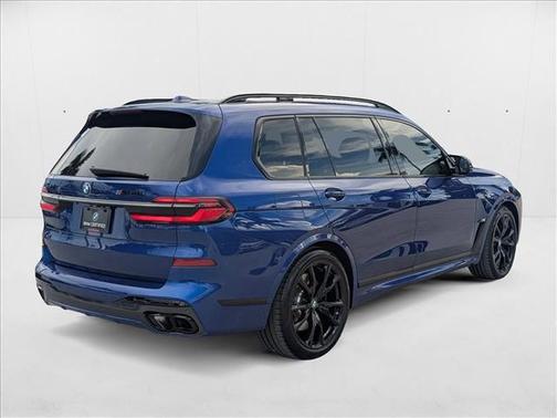 2024 BMW X7 M60i