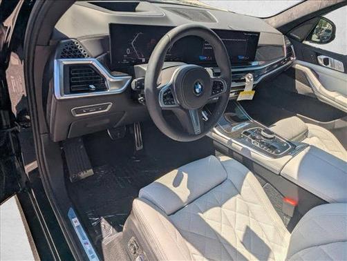Black Sapphire Metallic 2026 BMW X7 xDrive40i