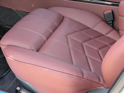 2026 BMW 750e i xDrive