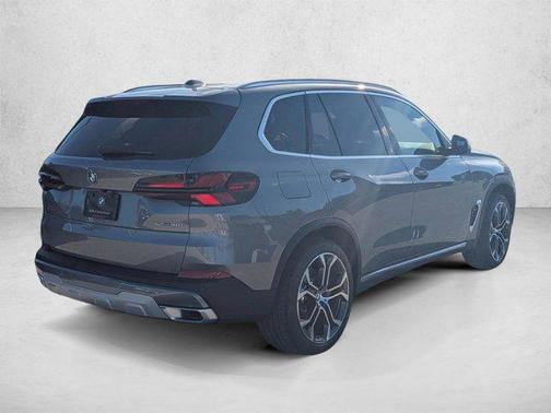 Skyscraper Grey Metallic 2026 BMW X5 sDrive40i