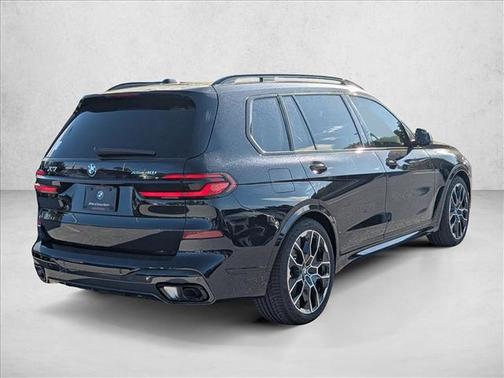 Carbon Black Metallic 2027 BMW X7 xDrive40i