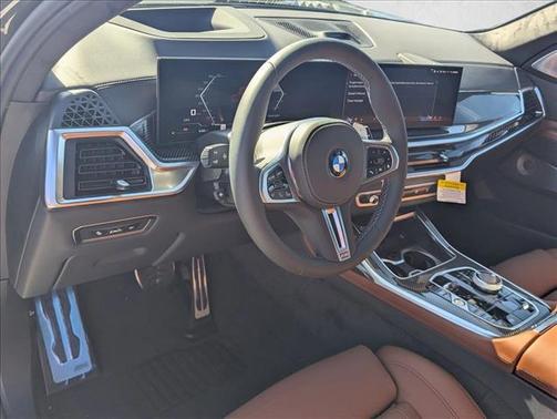 Manhattan Green Metallic 2027 BMW X7 M60i